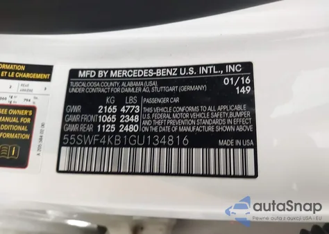 2016 Mercedes-Benz C 300 4Matic z USA, uszkodzony, nr VIN 55SWF4KB1GU134816